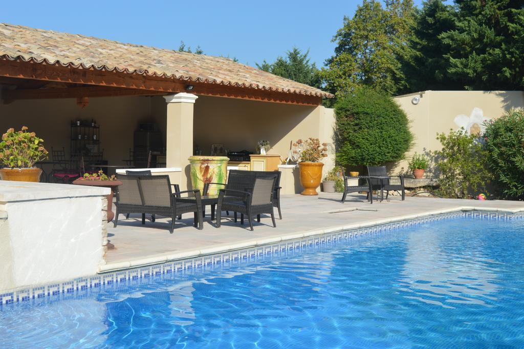 La Bastide Des Oliviers Bed & Breakfast Châteaurenard Exterior photo